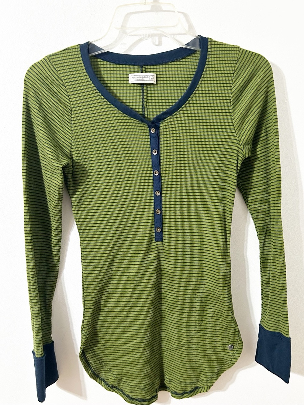 Abercrombie & Fitch Essentials Women’s Striped Ribbed Henley Top - Small
